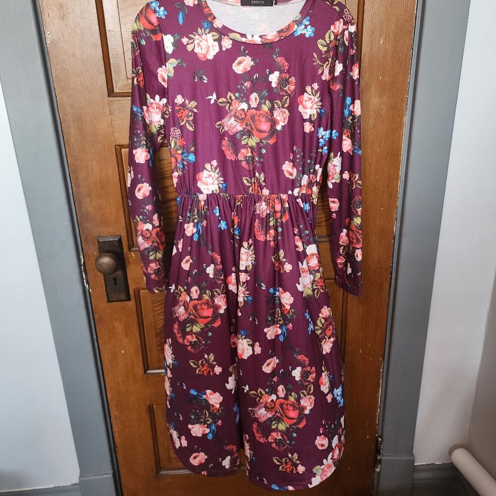 NWT Floral lightweight dress, size M, with pockets